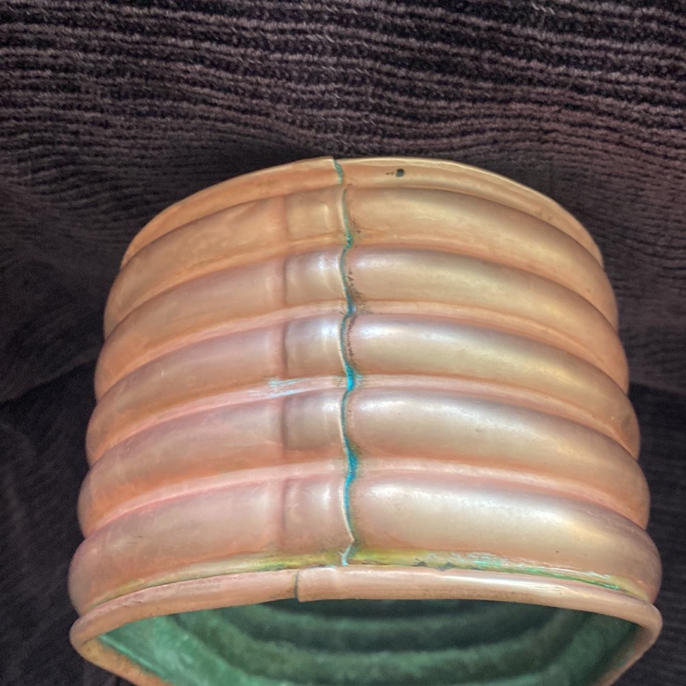Vintage solid copper planter. - Picture 2 of 6